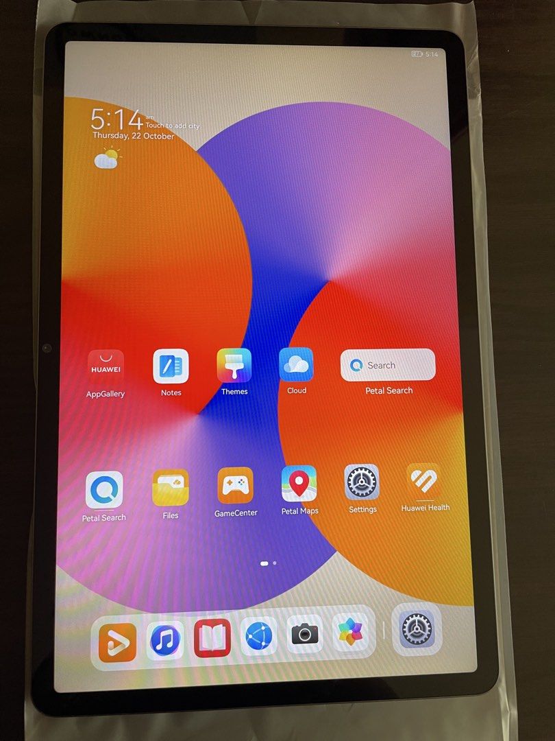 Huawei Matepad SE (Category: Android) located in Pasig City. Submitted by chiniez (Listing ID 1469970034, Image 1). Description: - Brand: Huawei MatePad SE 11" - Storage & Memory: 128GB ROM / 4GB RAM - Processor: Huawei Kirin 710A - OS: HarmonyOS (1920x1200 resolution display) - Camera: 8MP rear camera - Condition: Excellent, like new with original retail box - Ideal for: Streaming, online classes, and daily productivity - Meetup Locations: Luis 
