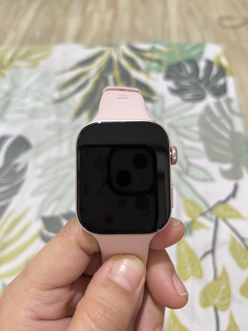 Huawei Smartwatch Fit 3 (Category: Wearables & Smart Watches) located in Tunga. Submitted by love_stuffs23 (Listing ID 1469997162, Image 2). Description: - Brand/Model: Huawei Watch Fit 3 - Color: Pink with matching pink strap - Condition: makinis po yung face nya with slightly signs of usage - Inclusions: Smartwatch and original magnetic charging cable - Features: Sleek lightweight design, vibrant rectangular display, side rotating crown button.