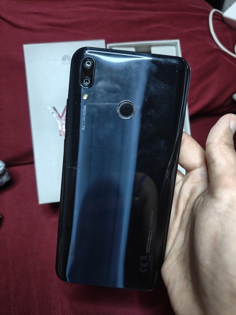 Huawei Y9 2019 64gb (Category: Huawei) located in Quezon City. Submitted by yceeey (Listing ID 1470128397, Image 2). Description: Huawei Y9 2019 64gb with box only issue: loose buttons 999 fix price.