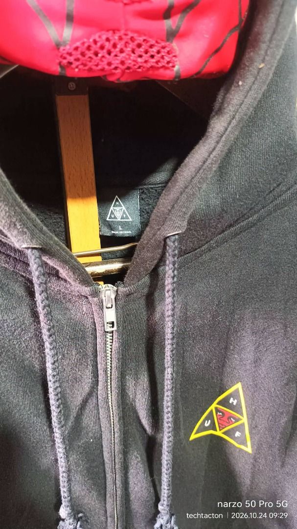 HUF x Obey Icon Face Hoodie (Category: Coats, Jackets and Outerwear) located in Santo Tomas. Submitted by pickers_corner (Listing ID 1469996021, Image 3). Description: HUF x OBEY skate hoodie size L dime 25x30 excellent condition no issue - Brand: HUF x Obey - Item: Zip-Up Hoodie - Color: Black - Size: Large - Material: Heavyweight cotton with fleece lining - Details: Iconic triangular graphic on back, embroidered logo on front left chest - Featu