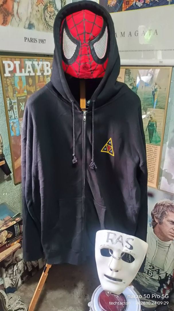 HUF x Obey Icon Face Hoodie (Category: Coats, Jackets and Outerwear) located in Santo Tomas. Submitted by pickers_corner (Listing ID 1469996021, Image 2). Description: HUF x OBEY skate hoodie size L dime 25x30 excellent condition no issue - Brand: HUF x Obey - Item: Zip-Up Hoodie - Color: Black - Size: Large - Material: Heavyweight cotton with fleece lining - Details: Iconic triangular graphic on back, embroidered logo on front left chest - Featu