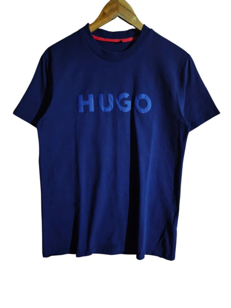 hugo boss (Category: Luxury Apparel) located in Santa Cruz. Submitted by ukayhuntworldwide (Listing ID 1470063484, Image 1). Description: hugo boss good as new dimes 20 width 28 length dm.