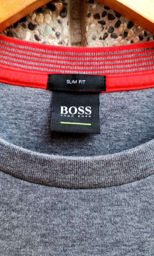 HUGO BOSS EMBOSE LOGO CREWNECK (Category: Activewear) located in Davao. Submitted by st333tcartel (Listing ID 1469991945, Image 3). Description: Small Length 25 Width 19.5.