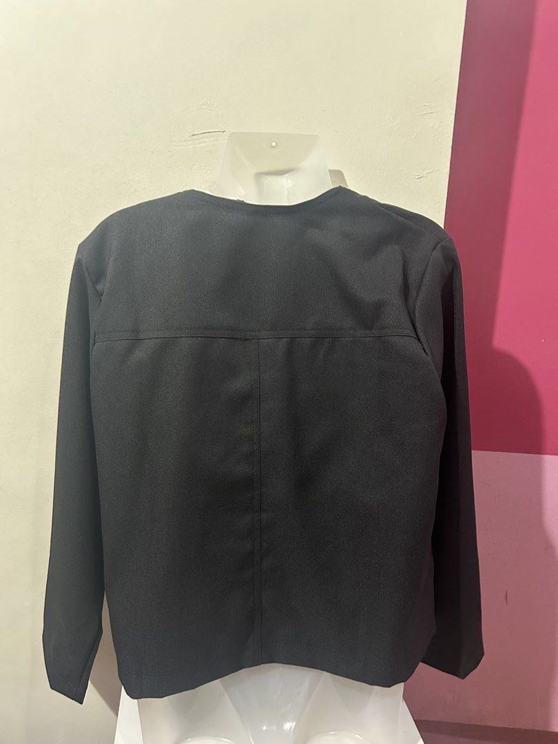 HULM Black Button-Up Blazer (Category: Coats, Jackets and Outerwear) located in Marilao. Submitted by bamito (Listing ID 1470124952, Image 2). Description: - Brand: HULM (with original tag attached) - Color: Solid black with elegant gold-tone - Condition: Brand new.