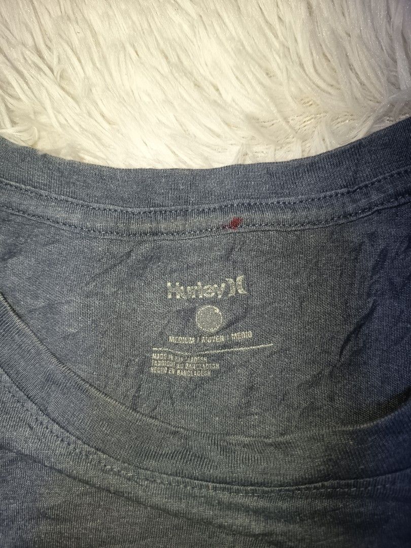 Hurley California Tshirt (Category: Tshirts & Polo Shirts ) located in Pasay City. Submitted by ODDXX (Listing ID 1470108244, Image 3). Description: Hurley Califonia Tshirt Medium on Tag Actual Dimes: 19" x 27" Color Rate 9/10 Need Wash! 265 Pesos (Free Shipping).