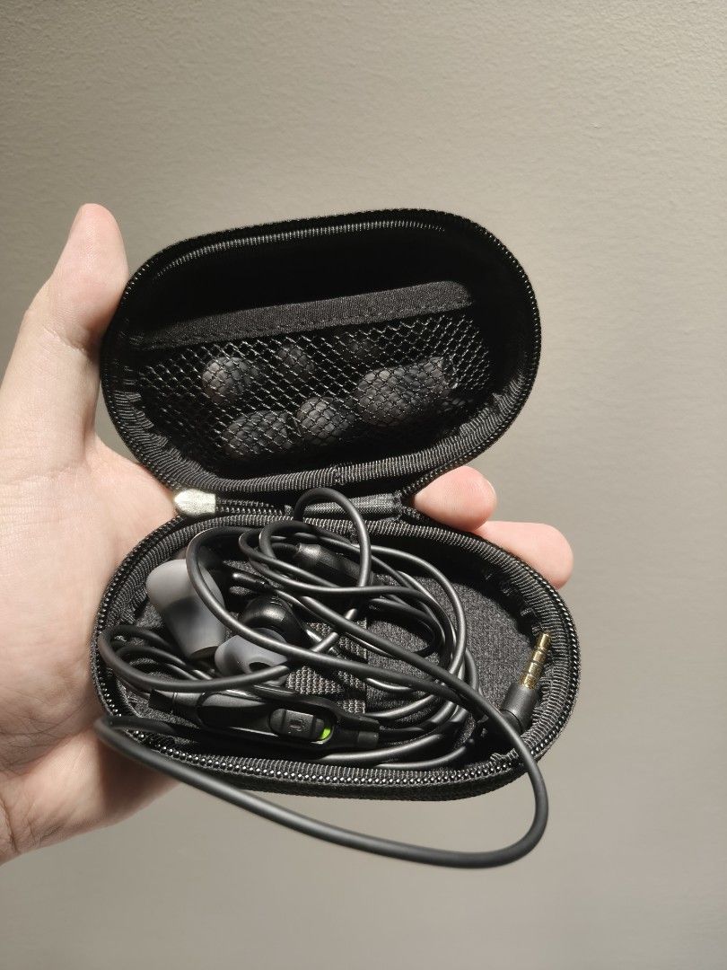 HyperX Cloud Earbuds with Case and Extra Tips (Category: Headphones & Headsets) located in Manila. Submitted by _narniaswardrobe (Listing ID 1470083357, Image 2). Description: FOR SALE!!! HyperX Cloud Gaming Earphones With bag and free earpiece set 6pcs Audio Jack Php 2000.