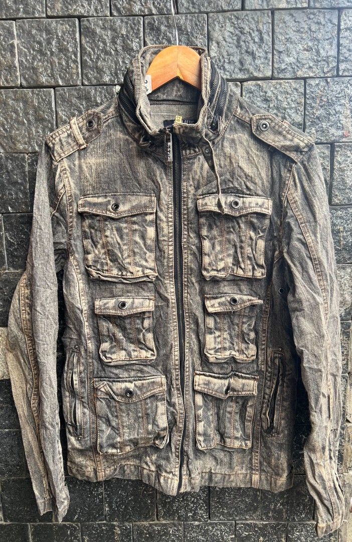 In the attic (Category: Coats, Jackets and Outerwear) located in Santo Tomas. Submitted by teofilo-thrifted (Listing ID 1469969064, Image 1). Description: in the attic excellent size medium on tag l26 w18/19 price 1850 ship.