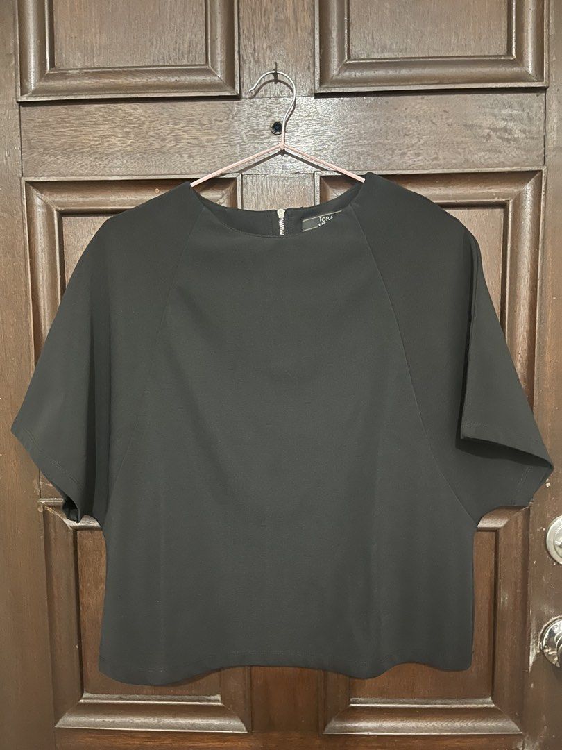 Iora Black Classic Blouse (Category: Blouses) located in Makati City. Submitted by yoursecondbest (Listing ID 1470022884, Image 1). Description: Small in tag but fits medium too..