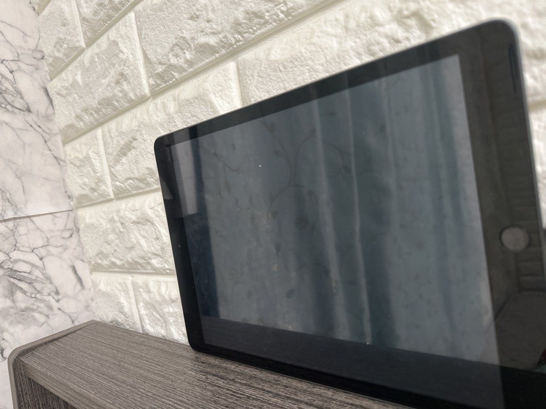 iPad 8代 （分類：平板電腦 - iPad）位於 Hong Kong。 由 newflower.b7fc83 提交（商品編號 1470130419，圖片 1）。簡介： 有时充唔到电。