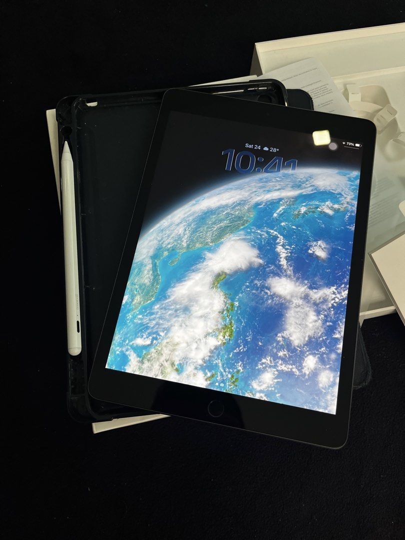 iPad 9th gen (64gb) 2024 - Negotiable (Category: iPad) located in Manila. Submitted by thefootyhub (Listing ID 1469963702, Image 2). Description: open for negotiations just shoot me a dm :) ipad 9th gen in very good condition - free case and free goojodoq pencil (worth 1k) for note taking -used in nursing school - good for notes, sketching, netflix etc. -with box and papers and apple stickers.