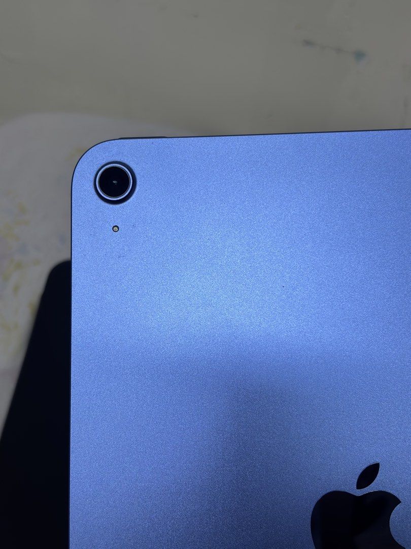 Ipad A16 256GB (Category: iPad) located in Quezon City. Submitted by rnn.gnzlz (Listing ID 1470034050, Image 2). Description: For Sale: iPad (11th Gen) 256GB - Blue ₱25,000 Condition: Like New / Pristine Condition Battery Health: 99% (Cycle Count: 107) No issue/No hidden issue No history of repair Unit,case,stylus pen & charger 📍Quezon City.