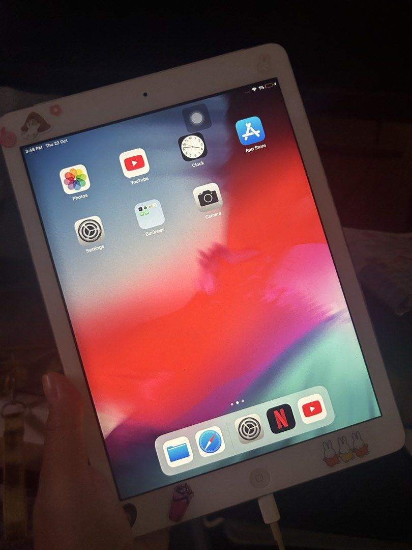 iPad Air Gen 1 (Category: iPad) located in San Jose del Monte. Submitted by awexis (Listing ID 1469955302, Image 1). Description: Good for reading, watching YT/YT Kids, surfing the net, old games maybe? Google apps. Netflix, HBO Max, Prime, Disney, etc are not supported anymore. No charging cable/case. Bare unit na lang sya..