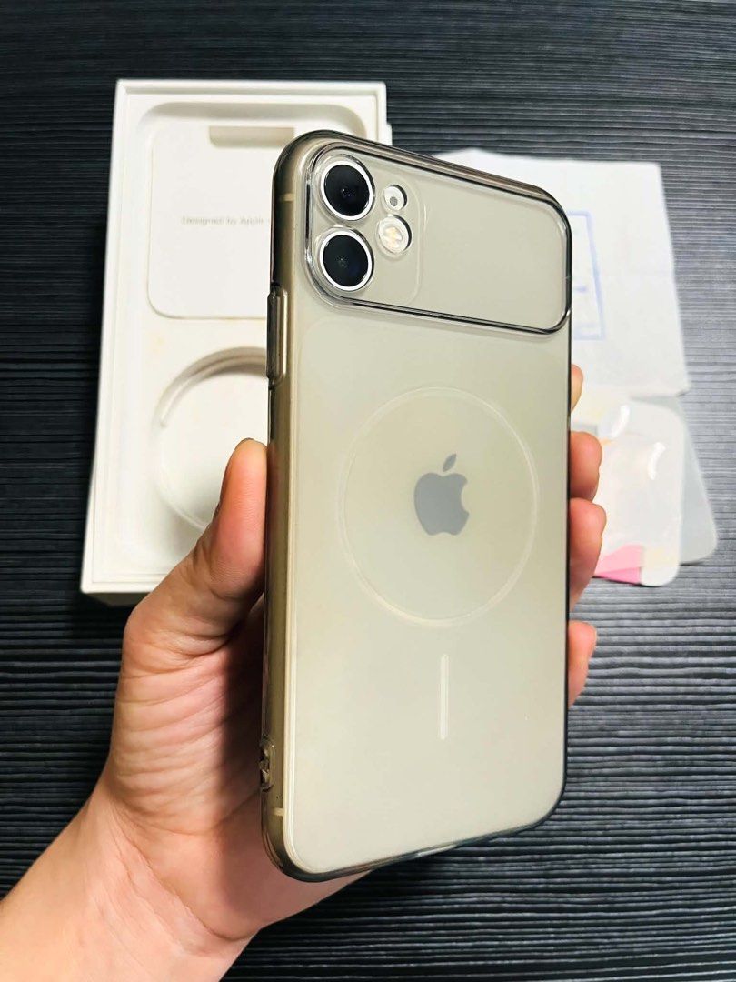 iPhone 11 128 (Category: iPhone 11 Series) located in Cainta. Submitted by gonzagajuanclo (Listing ID 1470039627, Image 1). Description: iPhone 11 128gb ✅ Lady Owned Phone ✅ Good as New Condition ✅ All Original Parts ✅ Open Line ✅ No History of Repair ✅ Comes with Original Box & Papers ✅ Included Warranty Receipt ✅ Included New Case ✅ No Hidden Issue ✅ Unli Reset ✅ Good for Daily or pang Gift Location Cainta Rizal 9,499 lng.