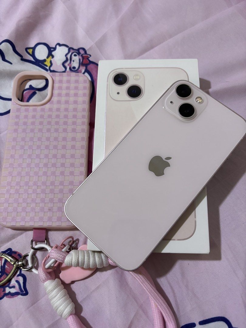 Iphone 13 pink 128gb (Category: iPhone 13 Series) located in Manila. Submitted by zealocean.747c6d (Listing ID 1469969325, Image 2). Description: For sale po mababa nadin po price rush nadin po kasi pakibasa nalang po para iwas tanung 😍 78% batt health original Local variant ntc approved Factory unlock any sim pwede Face id working True tone working Ios 26 Super kinis super smooth Pwedeng pwede sa maselan po NO HISTORY OF REPAIR PO TALAGA NO DEN