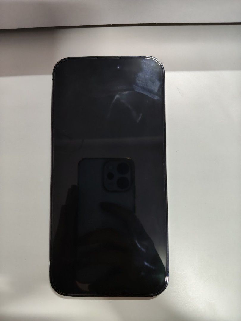 iPhone 14 Pro Max 256gb (Category: iPhone 14 Series) located in Quezon City. Submitted by kbcc_ (Listing ID 1470086536, Image 2). Description: Makinis pa No issue 77% Battery Health Makunat Bought in Mac Store 256gb.