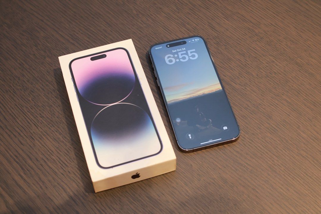 iPhone 14 Pro Max 256gb (Category: iPhone 14 Series) located in Manila. Submitted by chichaliwa97270 (Listing ID 1470098116, Image 1). Description: For sale: iPhone 14 Pro Mac Storage: 256GB Battery Health: 74% — Original Battery Lady-owned With tiny chip on the upper right corner With minor case marks Camera lens replaced with a new original part Available to meet up in BGC or Greenfield.