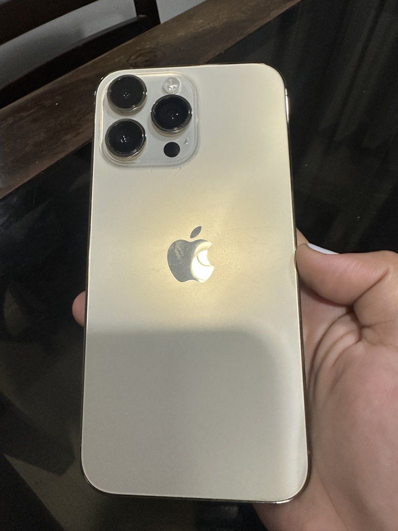 iphone 14 Promax 256G Gold (Category: iPhone 14 Series) located in Rizal. Submitted by jrdstuffs (Listing ID 1470061230, Image 3). Description: Unlocked Never been repaired No scratch on screen and almost none on sides (body) Issue: lcd line ; but everything’s working .