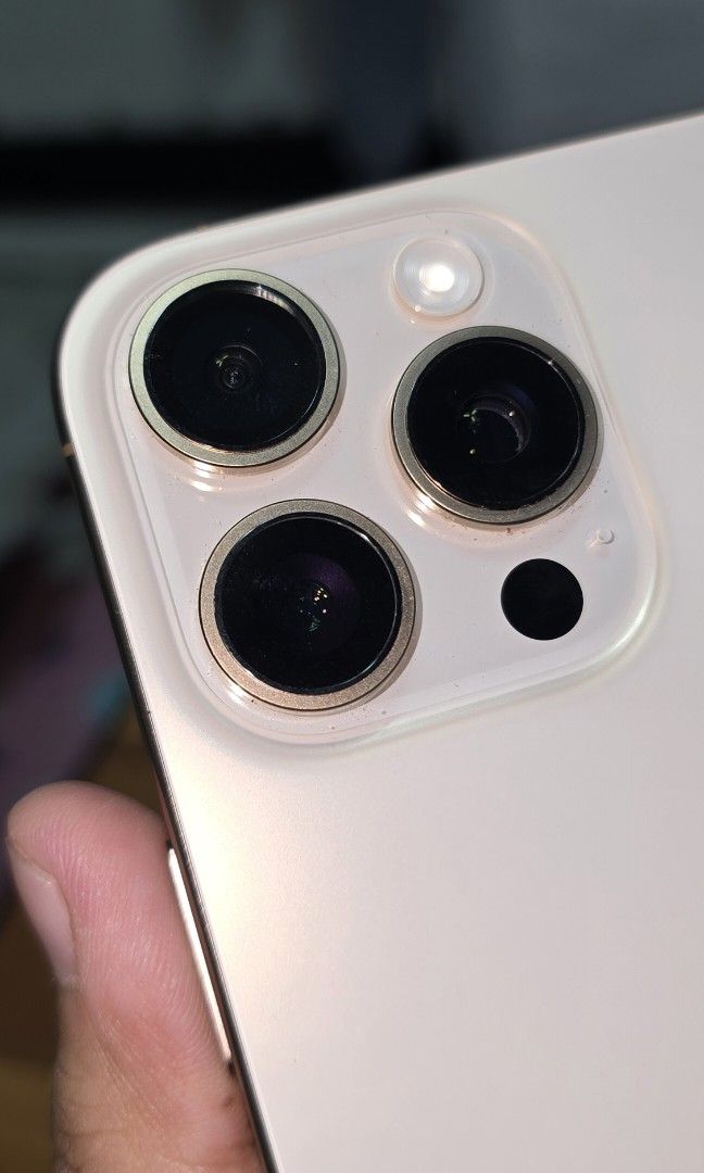 iPhone 16 Pro Max (Category: iPhone 16 Series) located in Manila. Submitted by abbyhwaiting_ (Listing ID 1469991337, Image 3). Description: iPhone 16 Pro Max 100% batt health 75 cycle count with original box and wire free phone case and wire protector NO SCRATCHES NO DENTS.