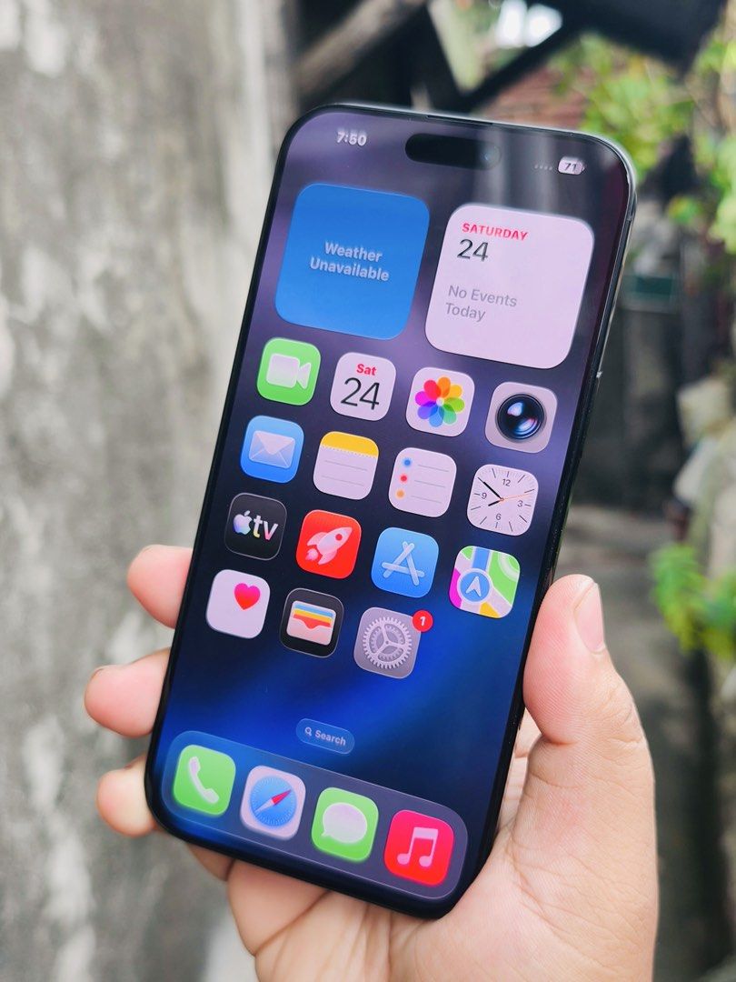 IPHONE 16 PRO MAX 256 | 94%BH | COMPLETE (Category: iPhone 16 Series) located in Caloocan City. Submitted by bonsbons (Listing ID 1470133186, Image 2). Description: Fixed price, non nego. IPHONE 16 PRO MAX 256GB | BLACK TITANIUM | 94% BH •Local purchased & Openline •All buttons & true tone working •No repair history, money back guaranteed. •With original cable, case & box 📍South caloocan area.