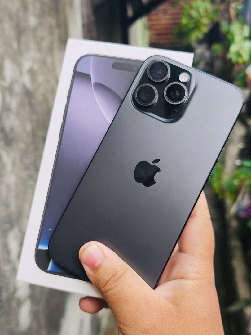 IPHONE 16 PRO MAX 256 | 94%BH | COMPLETE (Category: iPhone 16 Series) located in Caloocan City. Submitted by bonsbons (Listing ID 1470133186, Image 1). Description: Fixed price, non nego. IPHONE 16 PRO MAX 256GB | BLACK TITANIUM | 94% BH •Local purchased & Openline •All buttons & true tone working •No repair history, money back guaranteed. •With original cable, case & box 📍South caloocan area.
