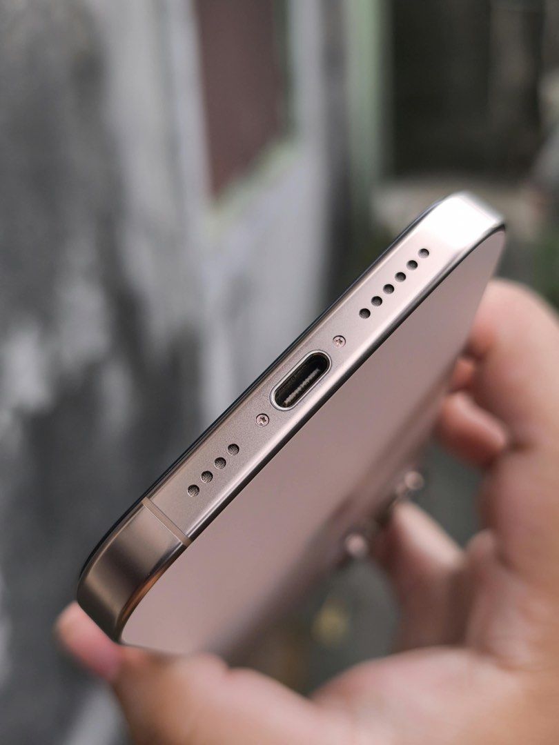 IPHONE 16 PRO MAX 256 | 95%BH | COMPLETE (Category: iPhone 16 Series) located in Caloocan City. Submitted by bonsbons (Listing ID 1469949339, Image 3). Description: 46,500 FIXED PRICE IPHONE 16 PRO MAX 256GB | DESERT TITANIUM | 95% BH •Local purchased & Openline •All buttons & true tone working •No repair history, money back guaranteed. •Tempered glass since day one •With original unused cable, case & box 📍South caloocan area.