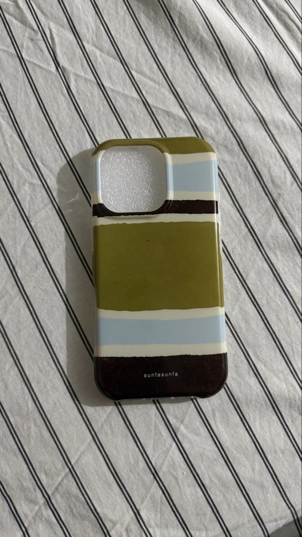 Iphone 16pro case (Category: Cases & Sleeves) located in Cebu City. Submitted by alohachampburger (Listing ID 1470104914, Image 1). Description: .