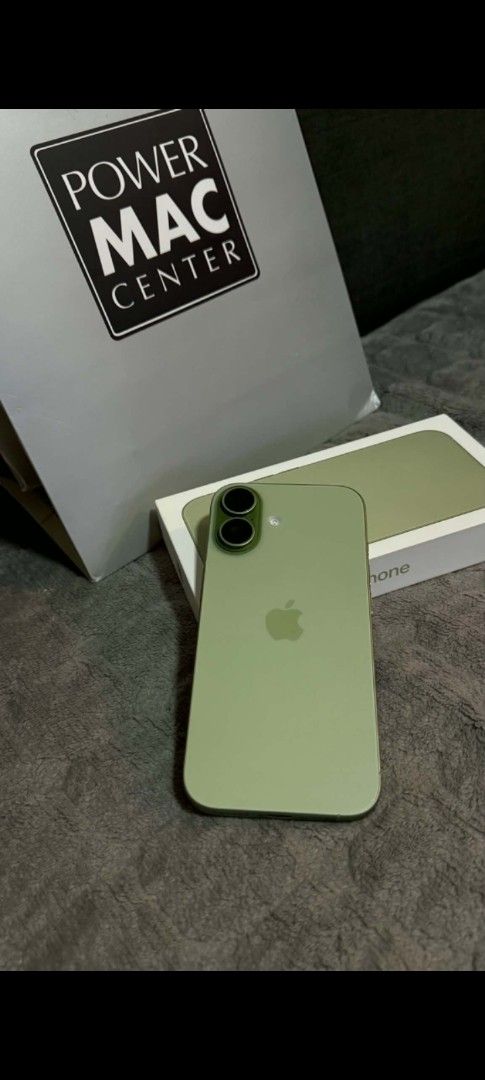 Iphone 17 (Category: iPhone 17 Series) located in Manila. Submitted by djmike69 (Listing ID 1469996435, Image 2). Description: slightly used 100% battery.