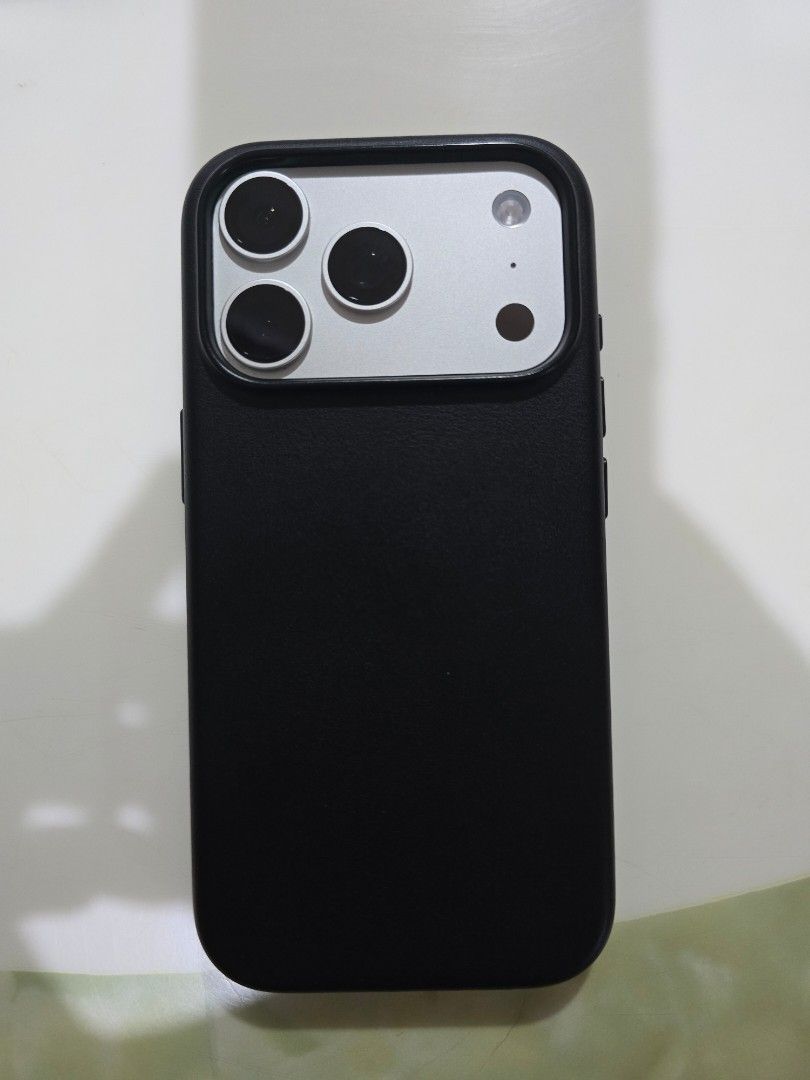 iphone 17 pro globe locked (Category: iPhone 17 Series) located in Baguio. Submitted by marvindeguzman40 (Listing ID 1470139518, Image 3). Description: globe locked 100bh complete.