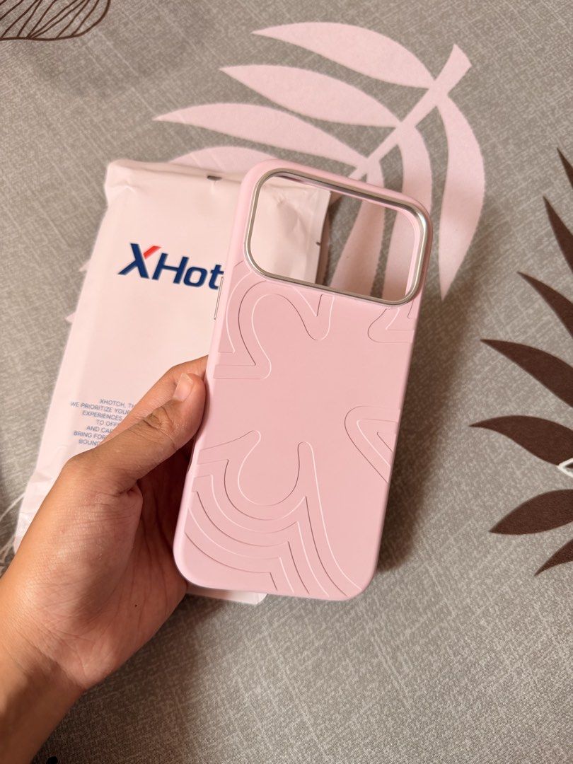 Iphone 17 Pro Max Case (Category: Cases & Sleeves) located in Munoz. Submitted by shop.holiic (Listing ID 1469955588, Image 2). Description: Just fitted, Just checked Xhotch brand J&T Maribank/Gcash Nueva Ecija.
