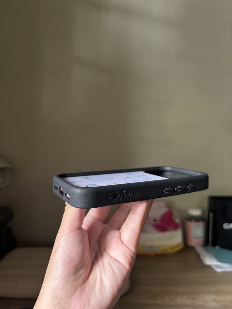 Iphone 17 pro wf case (Category: Cases & Sleeves) located in Bulacan. Submitted by riverfinds2026 (Listing ID 1469948985, Image 3). Description: Non-negotiable NO COD; PAYMENT FIRST MOP: MARI BANK, AND GO TYME.