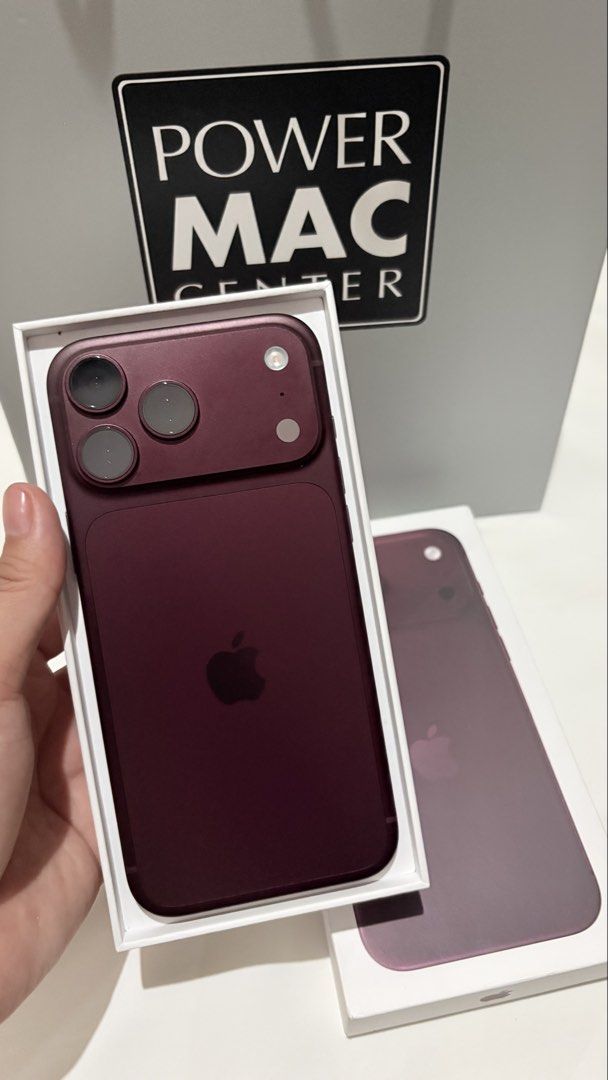 IPHONE 18PRO MAX 256GB (Category: iPhone 18 Series) located in San Fernando. Submitted by luxchic_pampanga (Listing ID 1469998684, Image 2). Description: IPHONE 18PRO MAX 256 (BLACK) ₱89,990 slightly nego for sure buyers - unsealed/ 2cc, 100bh - factory unlocked - local variant - cygnette tempered installed - no dents or scratches - good as new.