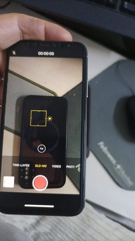 Iphone x 256 GB (Category: iPhone X Series) located in Kuala Lumpur. Submitted by rajvivrobo08914 (Listing ID 1469974708, Image 1). Description: Iphone X -256 face id issue Back camera shaking but if you choose other option mode is work fine okay Front camera okay battery uknown .