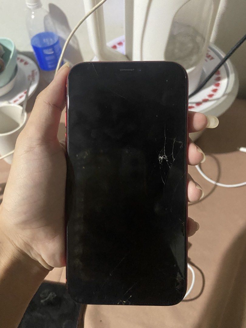 Iphone Xr (Category: iPhone X Series) located in Pasig City. Submitted by spidegoey (Listing ID 1470071672, Image 3). Description: Iphone Xr 64Gb Red Truetone Working 76% Bh Issue: May basag sa screen, No Face id and Dents Unli Reset Fu Zpa Variant Inlcusion: Charger, Case 4k Firmm .