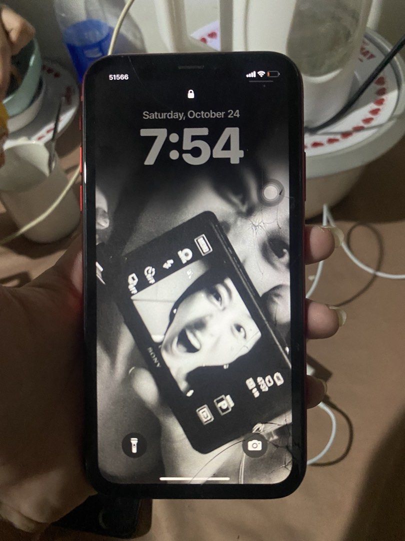 Iphone Xr (Category: iPhone X Series) located in Pasig City. Submitted by spidegoey (Listing ID 1470071672, Image 2). Description: Iphone Xr 64Gb Red Truetone Working 76% Bh Issue: May basag sa screen, No Face id and Dents Unli Reset Fu Zpa Variant Inlcusion: Charger, Case 4k Firmm .