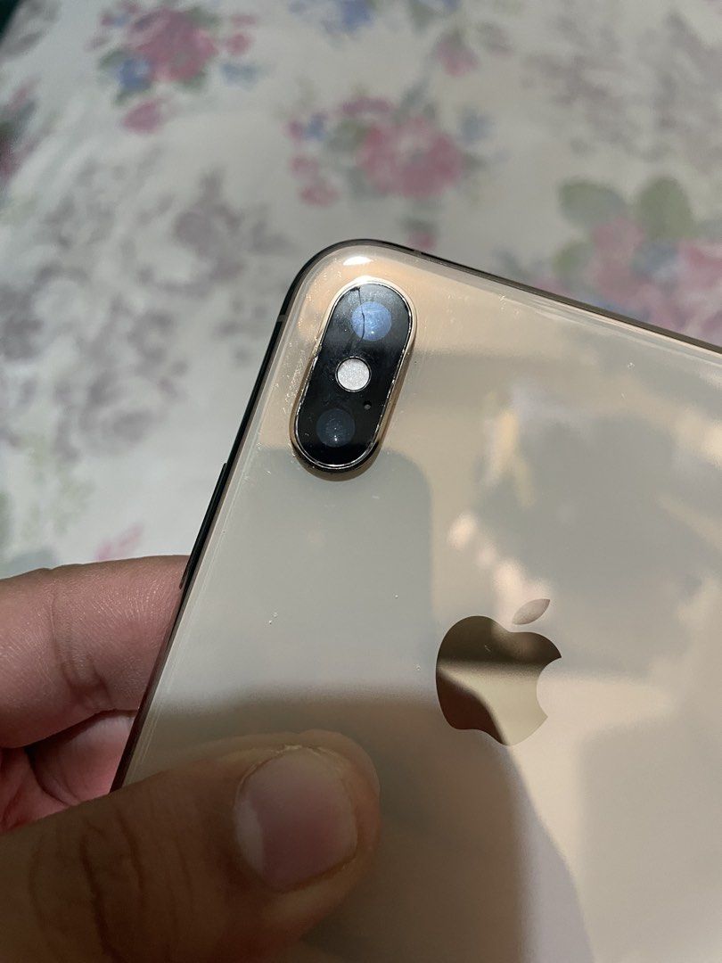 iPhone XS MAX 256GB GOLD (Category: iPhone X Series) located in Pasig City. Submitted by marcrafael (Listing ID 1469962001, Image 2). Description: iPhone XS Max 256GB GOLD Selling price: 7999PHP REPRICE! Swap to your? Add ka cash Details: iOS 18 already Physical and ESIM working Truetone and face ID working 100% battery unknown pero makunat matagal malowbat Issue? Bypassed with signal bawal reset saka sa camera may malalim na gasgas Package? Unit