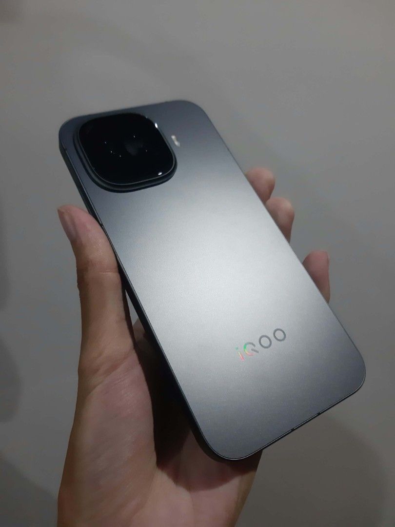 iQOO Z11 TURBO (Category: Vivo) located in Quezon City. Submitted by hirokai (Listing ID 1470089658, Image 2). Description: NO ISSUE OR HISTORY OF REPAIR 100% BATTERY HEALTH 40CC COMPLETE STANDARD PACKAGE.