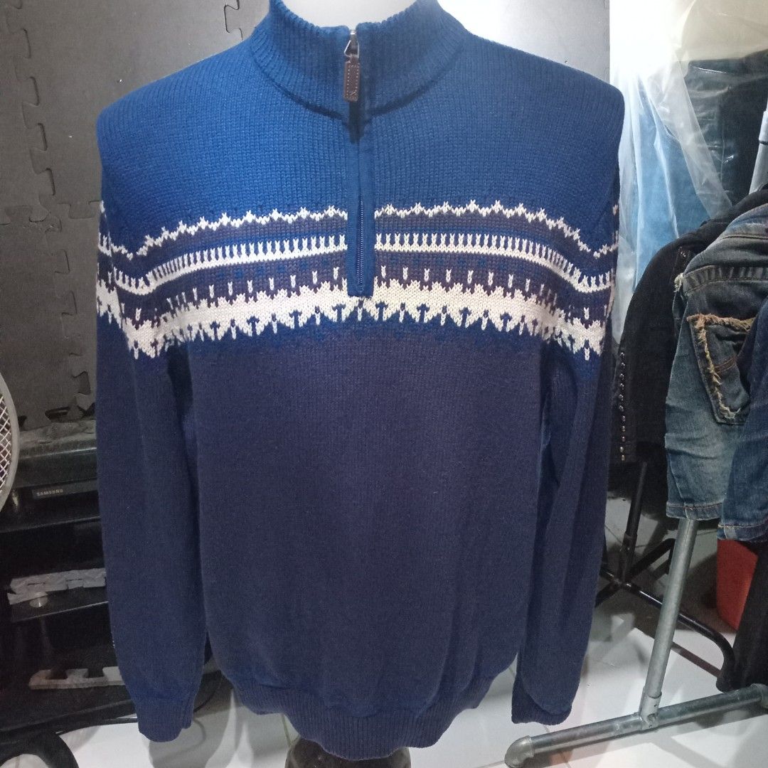 IZOD Knitted Quarter-Zip Sweater (MEN) (Category: Coats, Jackets and Outerwear) located in Angono. Submitted by thrifted.fashionshop (Listing ID 1470106590, Image 1). Description: Fit - large *knitted *q-zip <COLORS MAY VARY DUE TO LIGHTING> MOP : Gcash only COURIER : Jnt / Lalamove REMINDER : Shipping fee ay hindi kasama sa presyo ng item.