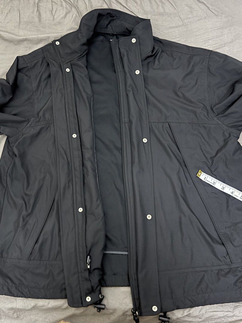 Jacket (Category: Coats, Jackets and Outerwear) located in Kuala Lumpur. Submitted by sebs69 (Listing ID 1470118378, Image 3). Description: Jacket Hitam Condition: 10/10 mantap, no defect, banyak poket Size: XL Pitsize: 26 Price: RM50 Postage: RM10 Self pickup: Kelana Jaya PJ.