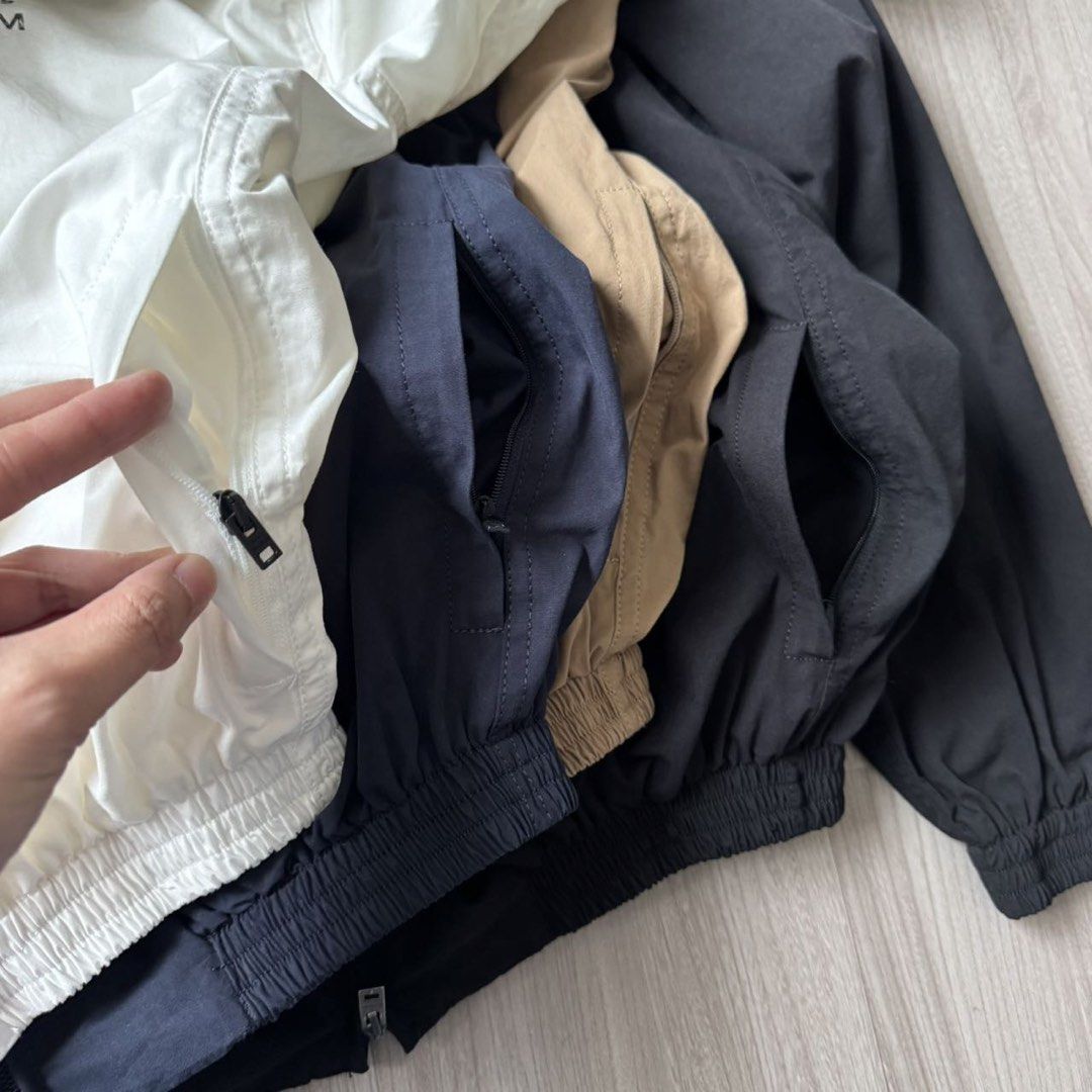 Jacket vugf (Category: Coats, Jackets and Outerwear) located in Singapore. Submitted by yejasmine (Listing ID 1470107927, Image 9). Description: .