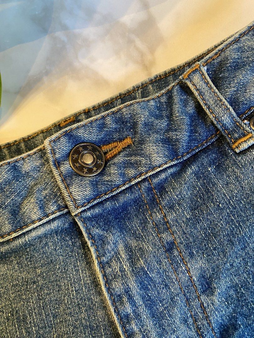 Japan denim frayed shorts (Category: Shorts) located in Makati City. Submitted by indaysukaycloset (Listing ID 1470034196, Image 2). Description: Japan Denim Frayed Shorts - STRETCHABLE - 14.5" Waist (29" up to 32" stretch) / 10" Length - Size M STRETCHABLE + BACK GARTER! Fits M to L! DETAILS: Brand: Japan Brand M - YKK zip - 100% stretchable denim Waist: 14.5" flat = 29" relaxed, up to 32" pag stretch - Fits 29-32" waist! Length: 10" - micro / b