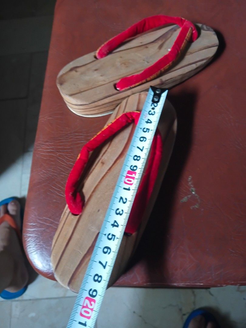 Japanese kiddy geta. (Category: Slippers and slides) located in Paranaque City. Submitted by 4thestate.surplusan (Listing ID 1469993951, Image 3). Description: japanese kiddy geta. see photos.