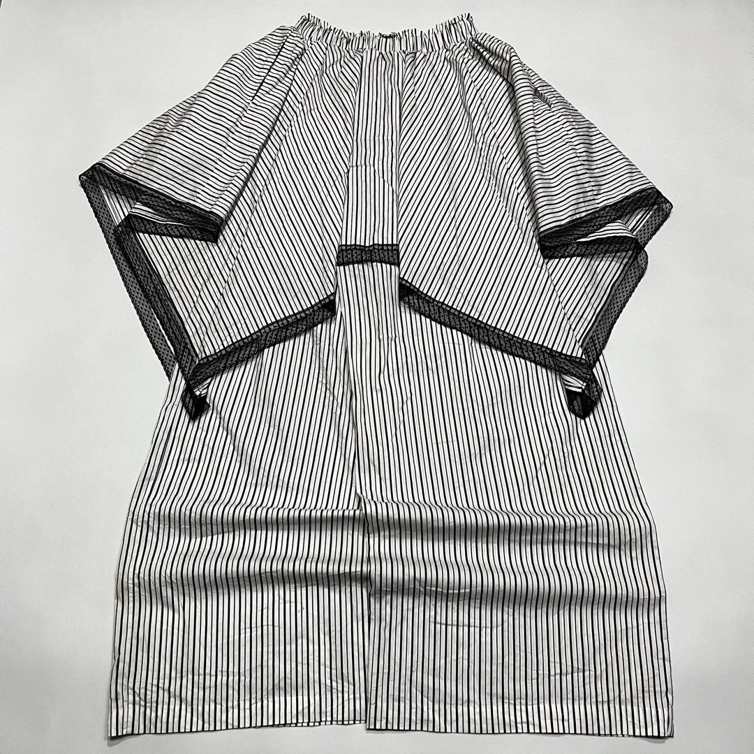 Japanese style wide leg pants (Category: Announcements) located in Quezon City. Submitted by thriftrage (Listing ID 1470035793, Image 2). Description: Waist’ 22fit36 stretchable Length’ 40 Leg opening’ 14 No issue Good condition .