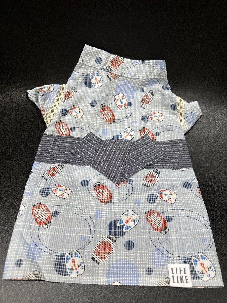 Japanese-style dog clothes (size 4) (Category: Homes & Other Pet Accessories) located in Manila. Submitted by krystalchewey_ (Listing ID 1470013291, Image 1). Description: Bnew Actual Photo Posted 380php Size :4 Japanese-style traditional dog jinbei Yukata for dogs.