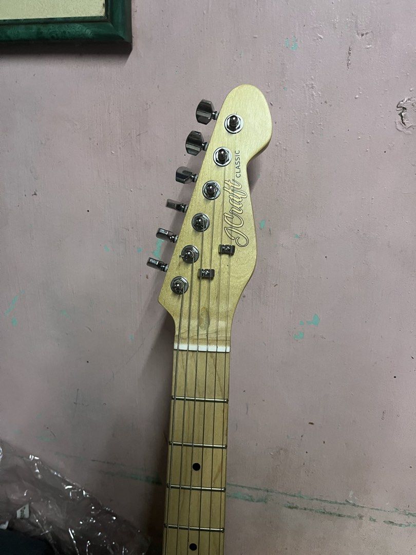 J-craft electric guitar (Category: Musical Instruments) located in Taguig. Submitted by jhnphi (Listing ID 1470098183, Image 2). Description: 2 weeks used. Bought this month (oct 2026).