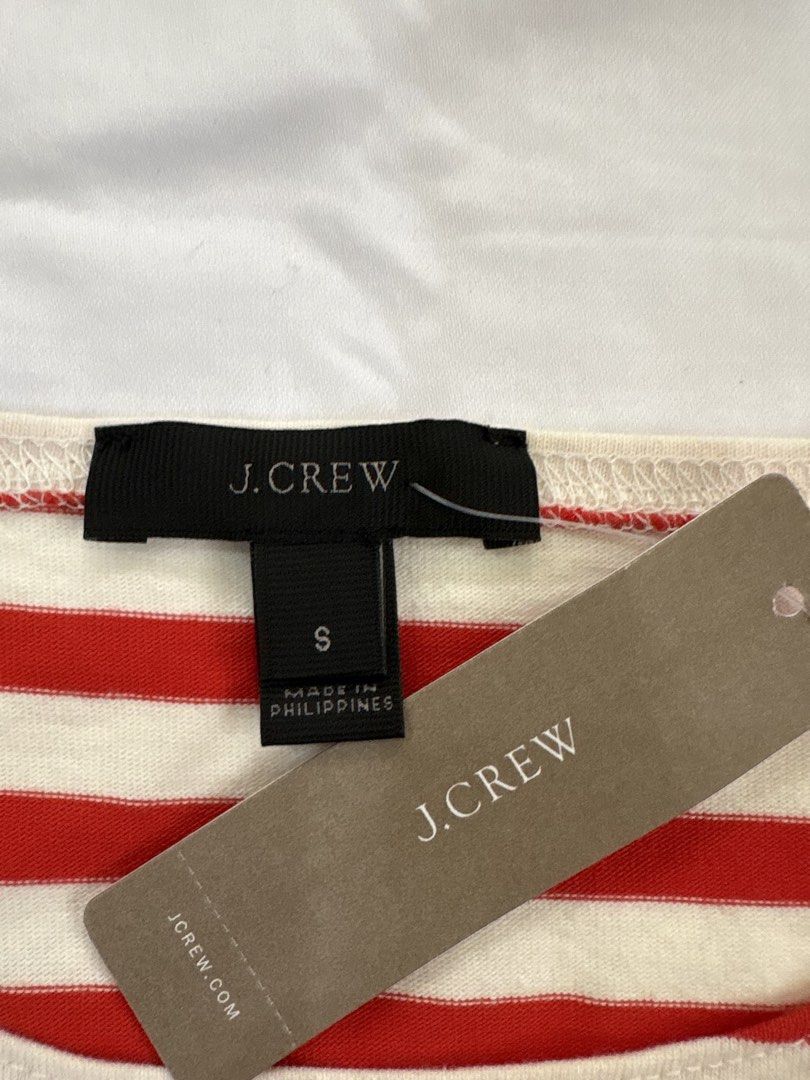 j.crew Red Top (Category: Blouses) located in Muntinlupa City. Submitted by jane226ph (Listing ID 1470135945, Image 2). Description: Original Brand new Small to medium Red and white 100% Cotton Short ruffled sleeves Purchased in the USA .
