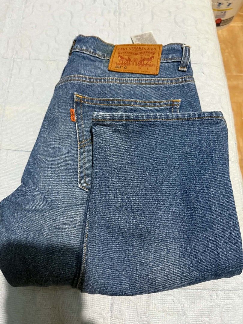 Jeans (Category: Jeans) located in Davao. Submitted by epiclion-c7dd (Listing ID 1469959558, Image 3). Description: .