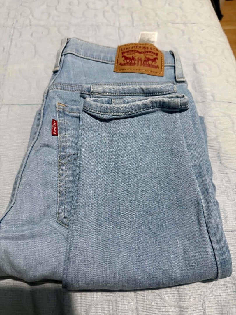 Jeans (Category: Jeans) located in Davao. Submitted by epiclion-c7dd (Listing ID 1470048169, Image 3). Description: .