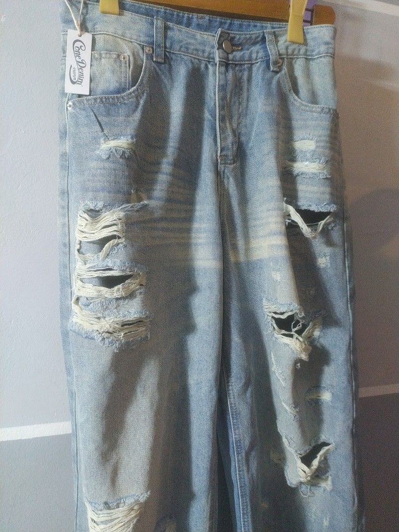 Jeans (Category: Jeans) located in Manila. Submitted by timtam04 (Listing ID 1470088569, Image 3). Description: .