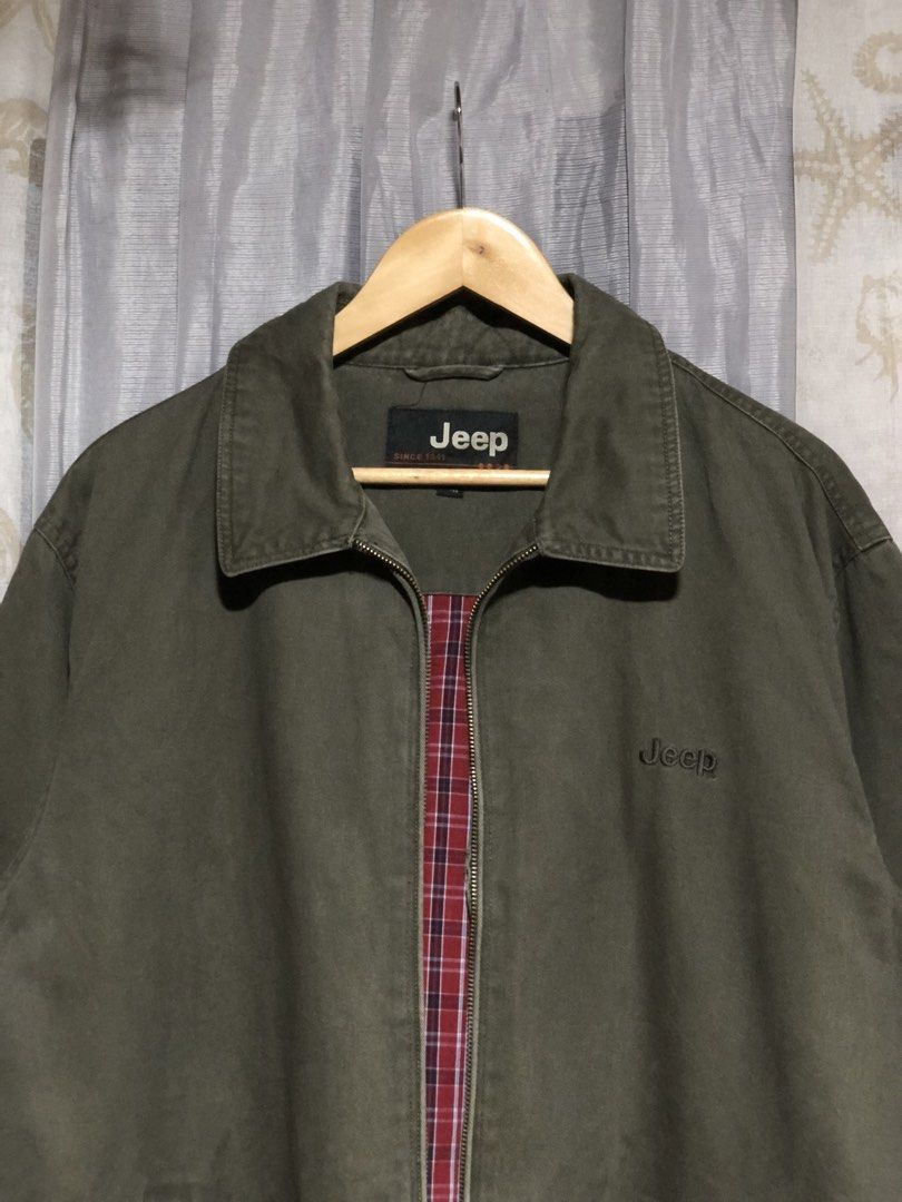 Jeep Green Canvas Zip Jacket Plaid Lining (Category: Coats, Jackets and Outerwear) located in Calbayog City. Submitted by thriftme.bro (Listing ID 1470049658, Image 2). Description: Issue: Broken Zipper.