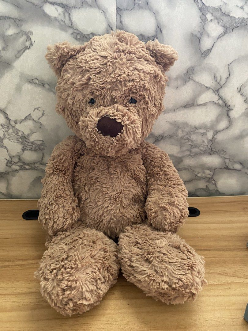 Jellycat London Bumbly Bear (Category: Plushies & Soft Toys) located in Caloocan City. Submitted by izzyjelly (Listing ID 1470001099, Image 1). Description: ❗️NEEDS STUFFING❗️ ✅FREE SHIPPING✅ - Authentic Jellycat London plush bear in light brown - Super soft textured fur with dark stitched eyes and nose - Original cloth tags attached (includes care & safety info, safe from birth) - Clean, flawless condition with no stains or damage - Ideal cuddle
